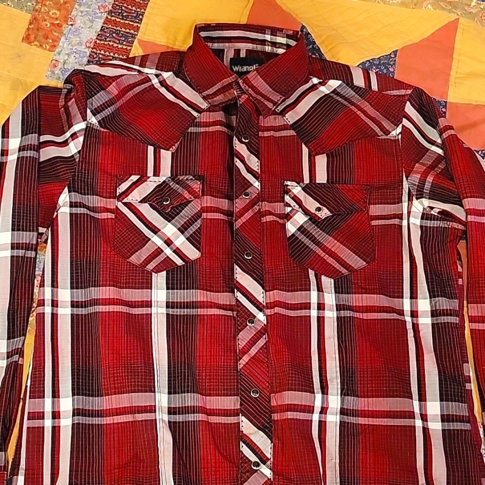 Wrangler burgundy western snap shirt
